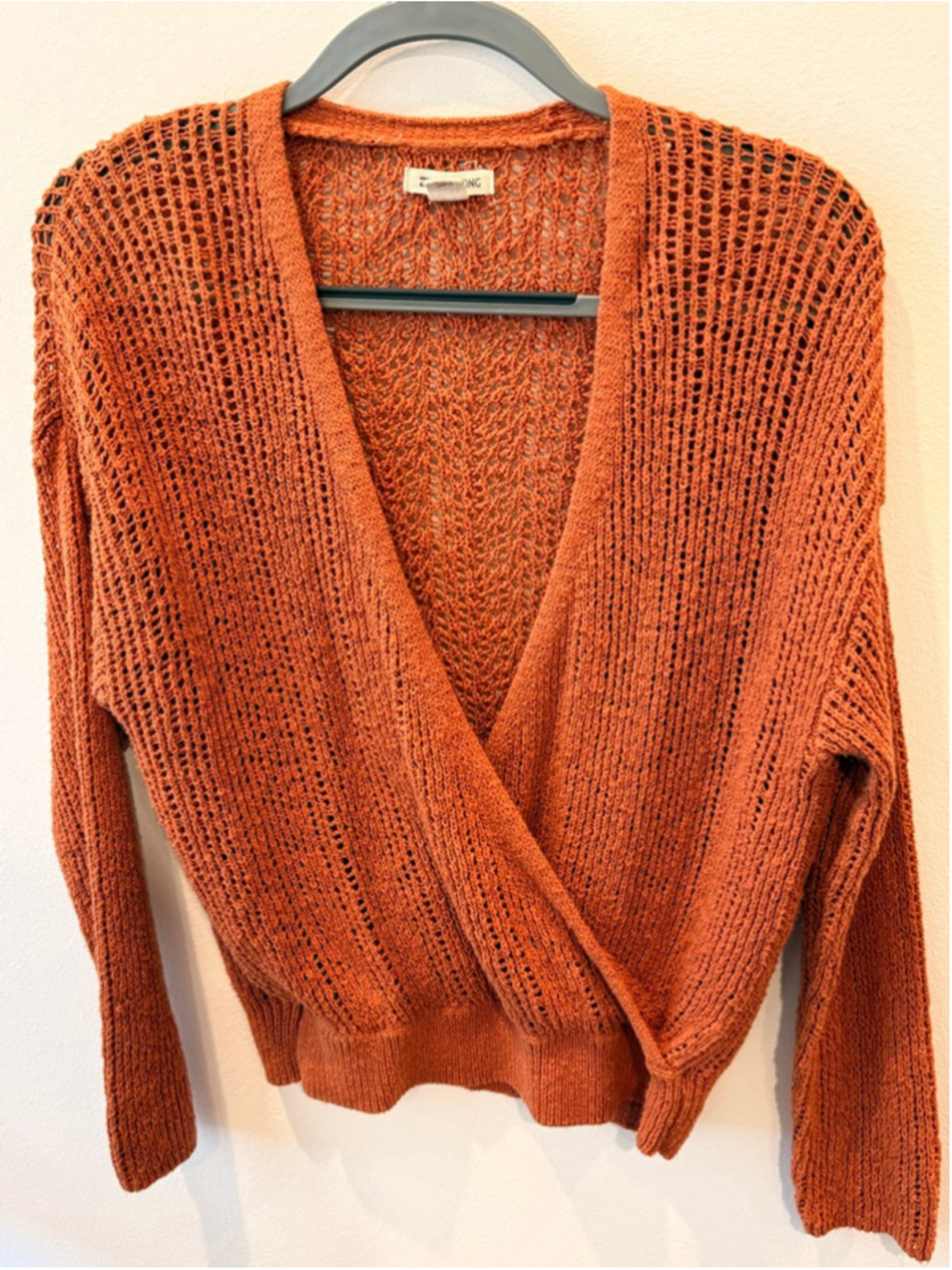 Women's‎ Billabong Orange V-Neck Sweater M